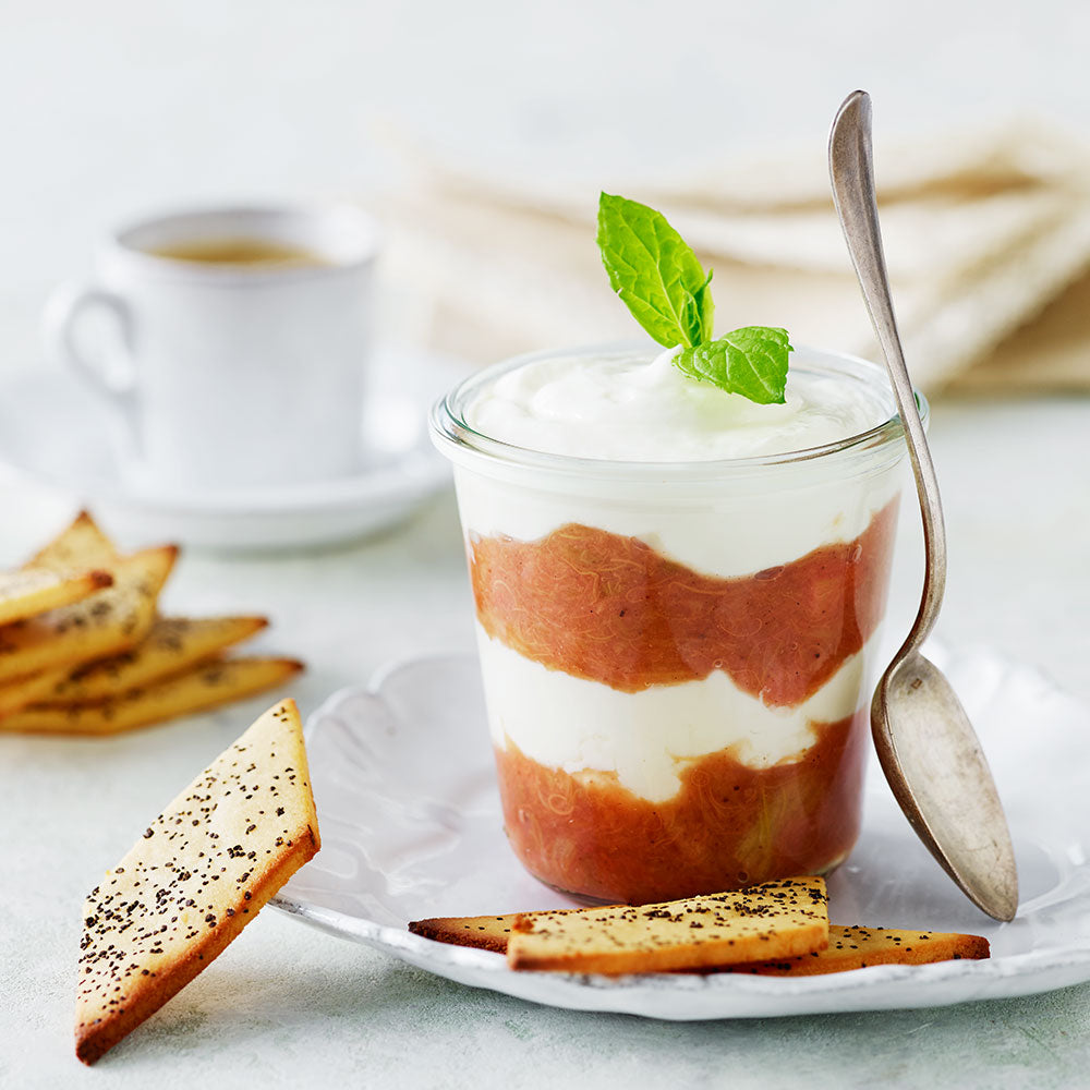 Rabarberkompott med marsipanchips